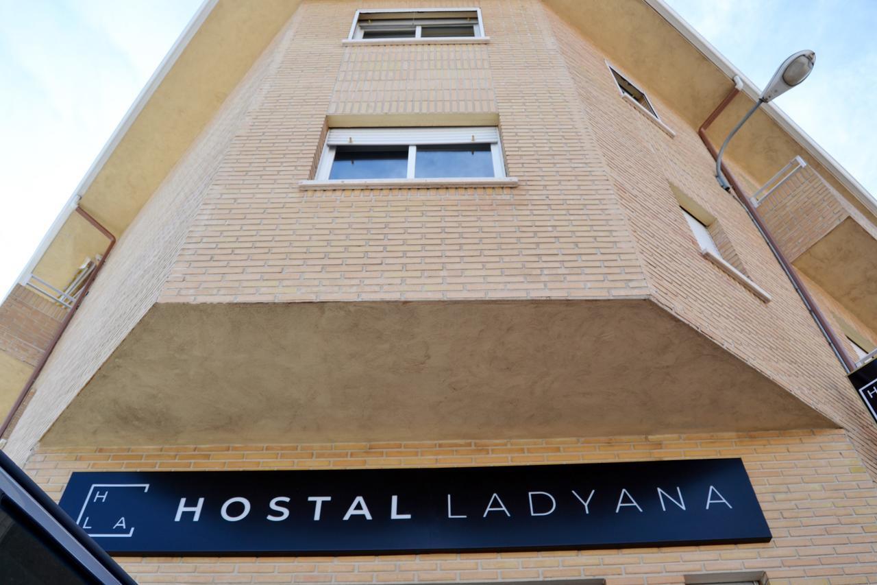 Hostal Lady Ana Maria Collado Villalba Exterior photo