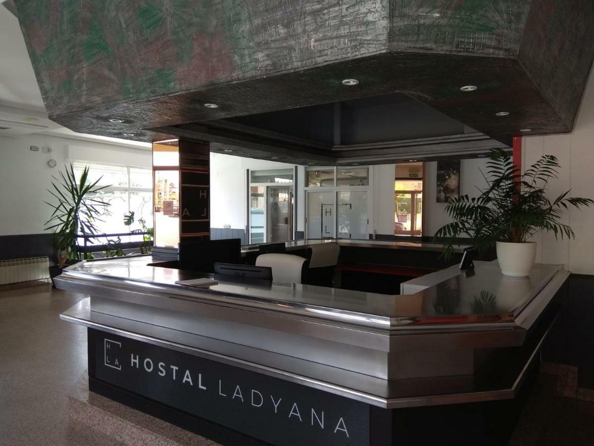 Hostal Lady Ana Maria Collado Villalba Exterior photo