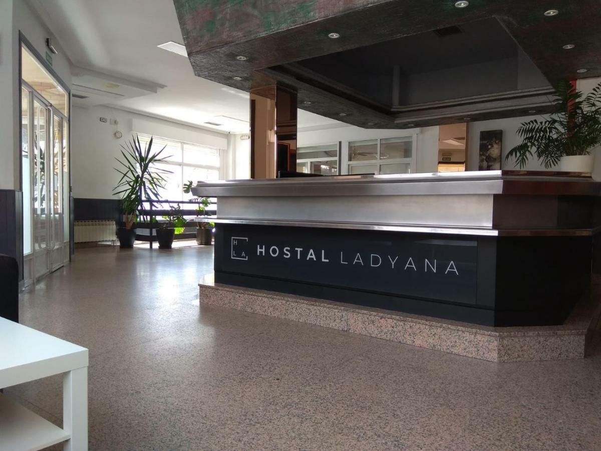 Hostal Lady Ana Maria Collado Villalba Exterior photo