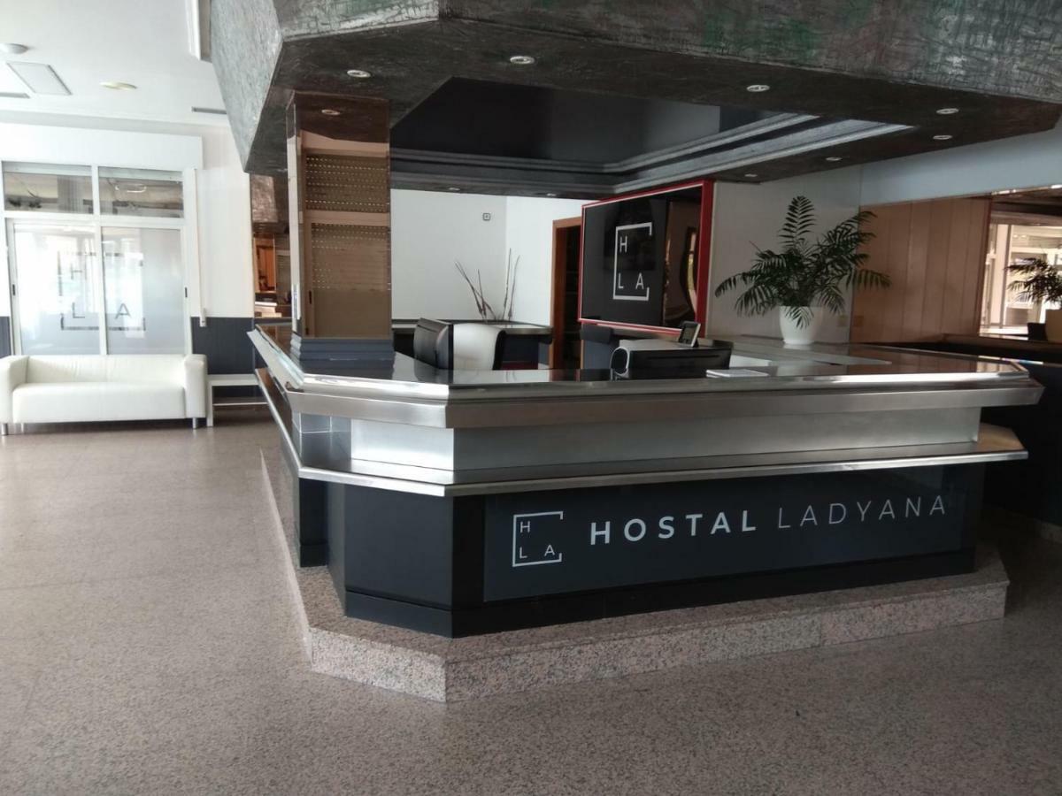 Hostal Lady Ana Maria Collado Villalba Exterior photo