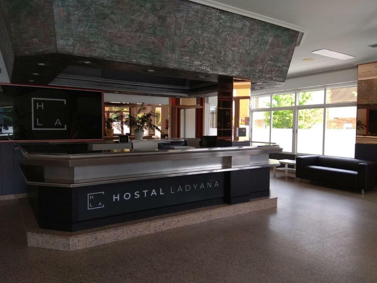 Hostal Lady Ana Maria Collado Villalba Exterior photo